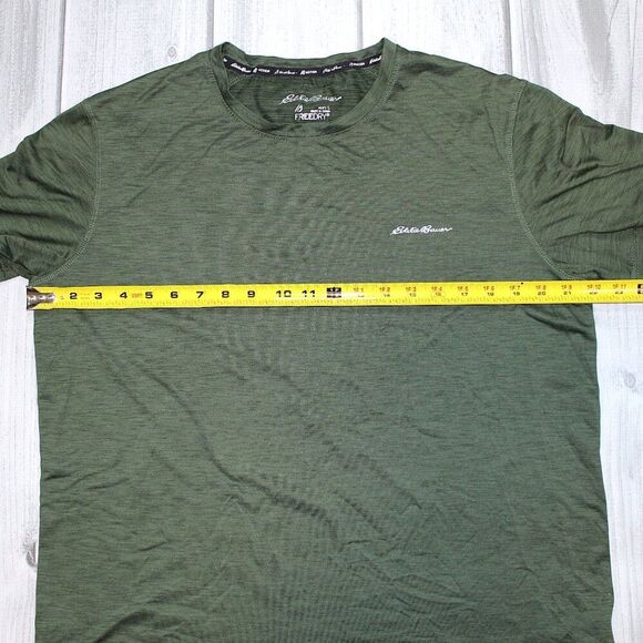 Eddie Bauer Men's Moisture-Wicking Resolution Tee - Picture 4 of 5